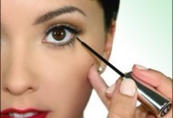 8325a6c53738682b_how-to-apply-eyeliner.xxxlarge_1